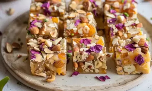 Chaitra Navratri Bhog: चैत्र नवरात्रि में प्रसाद के लिए बनाएं ड्राई फ्रूट बर्फी Chaitra Navratri Bhog: चैत्र नवरात्रि में प्रसाद के लिए बनाएं ड्राई फ्रूट बर्फी