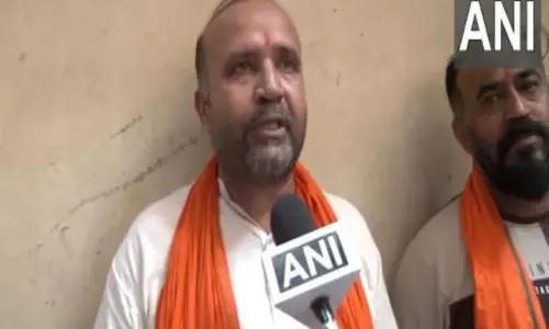Nagpur में हुई हिंसा औरंगजेब की औलाद की पूर्व-योजना थी: विहिप सदस्य राजकुमार शर्मा Nagpur में हुई हिंसा औरंगजेब की औलाद की पूर्व-योजना थी: विहिप सदस्य राजकुमार शर्मा