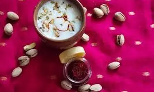 Kesar Pista Lassi Recipe: केसर पिस्ता लस्सी के साथ लें गर्मियों का मजा Kesar Pista Lassi Recipe: केसर पिस्ता लस्सी के साथ लें गर्मियों का मजा