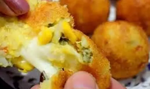 थाई स्टीम्ड कॉर्न बॉल्स रेसिपी