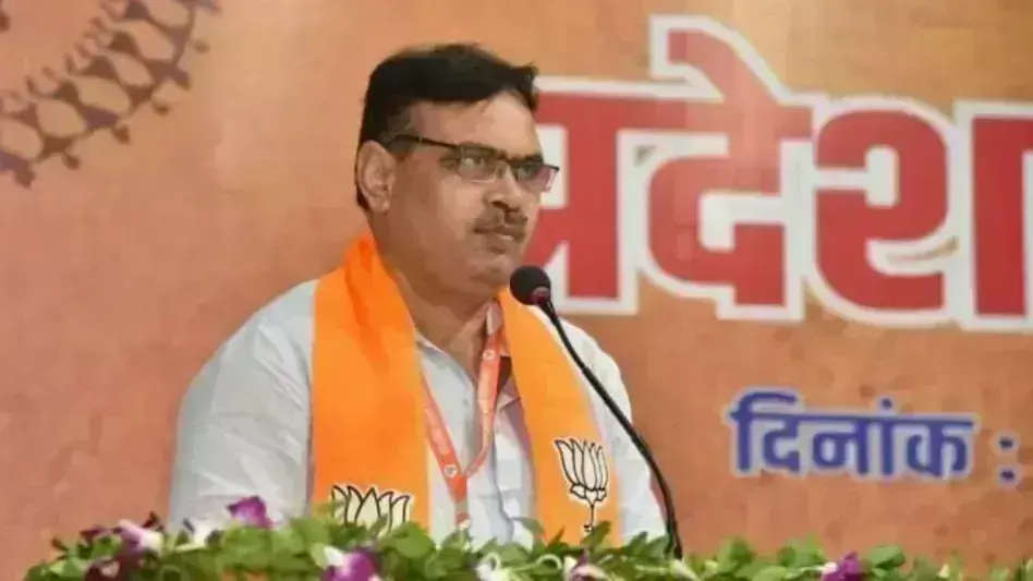 Jaipur: मुख्यमंत्री शर्मा ने 5 प्रकरणों में 7 अधिकारियों के विरूद्ध अभियोजन स्वीकृति प्रदान की Jaipur: मुख्यमंत्री शर्मा ने 5 प्रकरणों में 7 अधिकारियों के विरूद्ध अभियोजन स्वीकृति प्रदान की