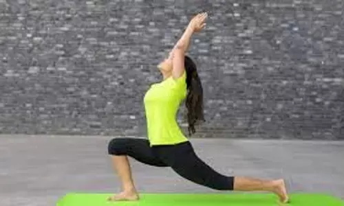 Yoga Tips: हार्ट अटैक के खतरे को कम करने के लिए करें इन योगासनों का अभ्यास