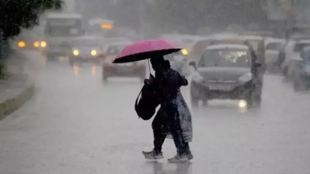 Weather: राजधानी में तापमान में बढ़ोतरी ,यूपी-बिहार में बरसेंगे बादल Weather: राजधानी में तापमान में बढ़ोतरी ,यूपी-बिहार में बरसेंगे बादल