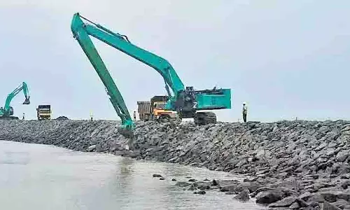Andhra सरकार ने रामायपट्टनम बंदरगाह के निर्माण कार्य में तेजी लाई Andhra सरकार ने रामायपट्टनम बंदरगाह के निर्माण कार्य में तेजी लाई