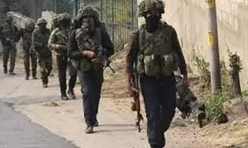 Jammu Kashmir : हाई अलर्ट जारी, इन लोगों पर हो सकता है हमला Jammu Kashmir : हाई अलर्ट जारी, इन लोगों पर हो सकता है हमला