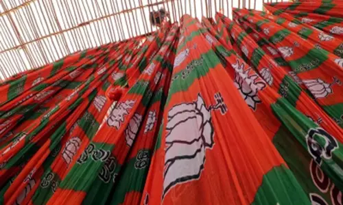 कर्नाटक सरकार के ठेकों में मुसलमानों के लिए 4% आरक्षण को अदालत में चुनौती दी