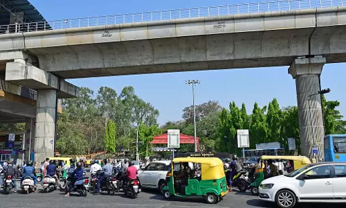 बैंगलोर विश्वविद्यालय परिसर में ट्रैफिक जाम: शैक्षणिक गतिविधियों में बाधा