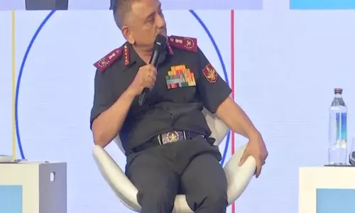 प्रौद्योगिकी सक्षम तो कर सकती है, लेकिन यह लोगों की जगह नहीं ले सकती: CDS Anil Chauhan प्रौद्योगिकी सक्षम तो कर सकती है, लेकिन यह लोगों की जगह नहीं ले सकती: CDS Anil Chauhan