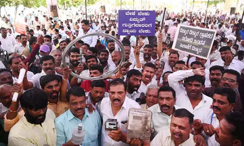 Bengaluru : स्मार्ट मीटर की कीमत वृद्धि के खिलाफ विरोध प्रदर्शन