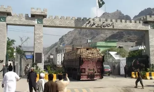 वार्ता फिर विफल होने के कारण Pak-Afghan सीमा बंद