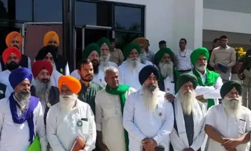 किसान नेताओं की केंद्र से MSP को लेकर वार्ता किसान नेताओं की केंद्र से MSP को लेकर वार्ता