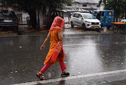 Uttarakhand के तीन जिलों में बारिश के आसार Uttarakhand के तीन जिलों में बारिश के आसार