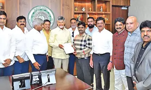 Andhra: चंद्रबाबू नायडू को टाना महासभा में आमंत्रित किया गया Andhra: चंद्रबाबू नायडू को टाना महासभा में आमंत्रित किया गया