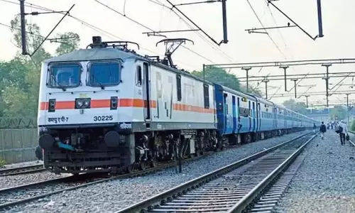 वरिष्ठ नागरिकों, महिलाओं और दिव्यांगजन के लिए ट्रेनों में निचली बर्थ आवंटन की विशेष व्यवस्था
