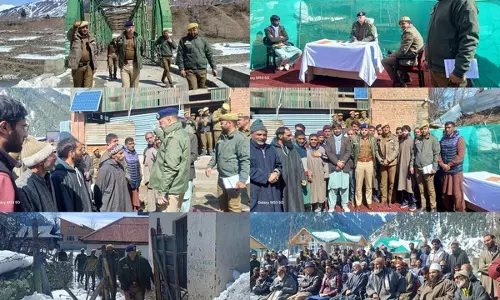 IGP जम्मू ने कठुआ और सांबा में सीमा चौकियों पर परिचालन तैयारियों की समीक्षा की