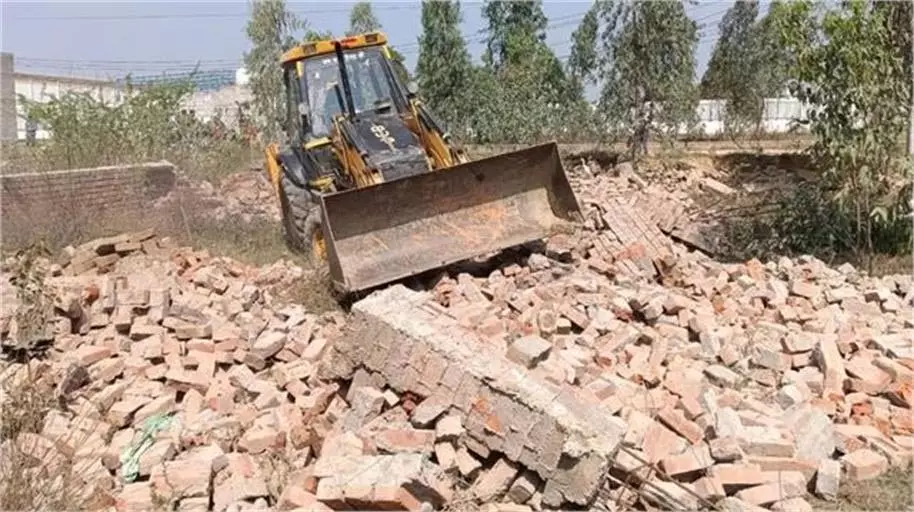 Punjab : प्रशासन ने अवैध कॉलोनियों के खिलाफ की बड़ी कार्रवाई, कई कॉलोनियां ध्वस्त Punjab : प्रशासन ने अवैध कॉलोनियों के खिलाफ की बड़ी कार्रवाई, कई कॉलोनियां ध्वस्त