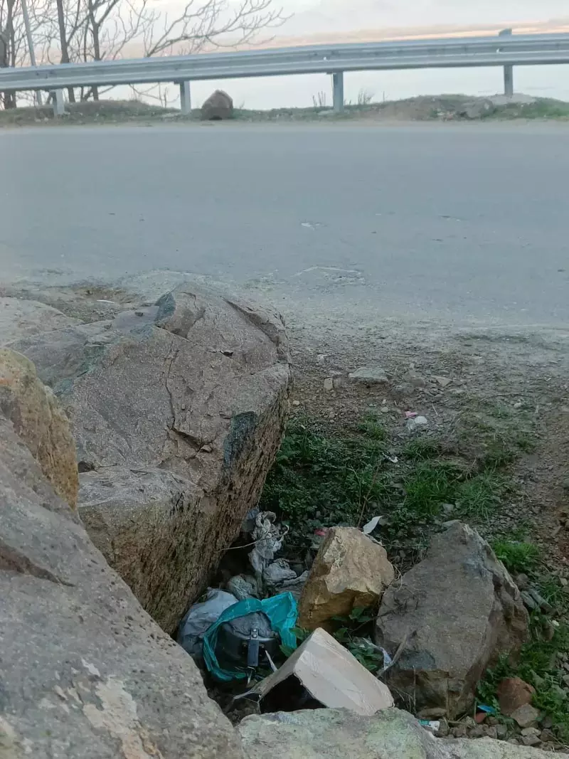 बांदीपुरा में IED का पता चला, उसे निष्क्रिय किया बांदीपुरा में IED का पता चला, उसे निष्क्रिय किया