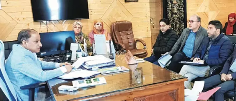 रेशम के निर्माता निर्देशक ने Kashmir में डिविजनल क्राय प्रगति समीक्षा की रेशम के निर्माता निर्देशक ने Kashmir में डिविजनल क्राय प्रगति समीक्षा की