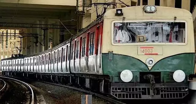 Chennai : आज 18 उपनगरीय ट्रेनें रद्द! Chennai : आज 18 उपनगरीय ट्रेनें रद्द!