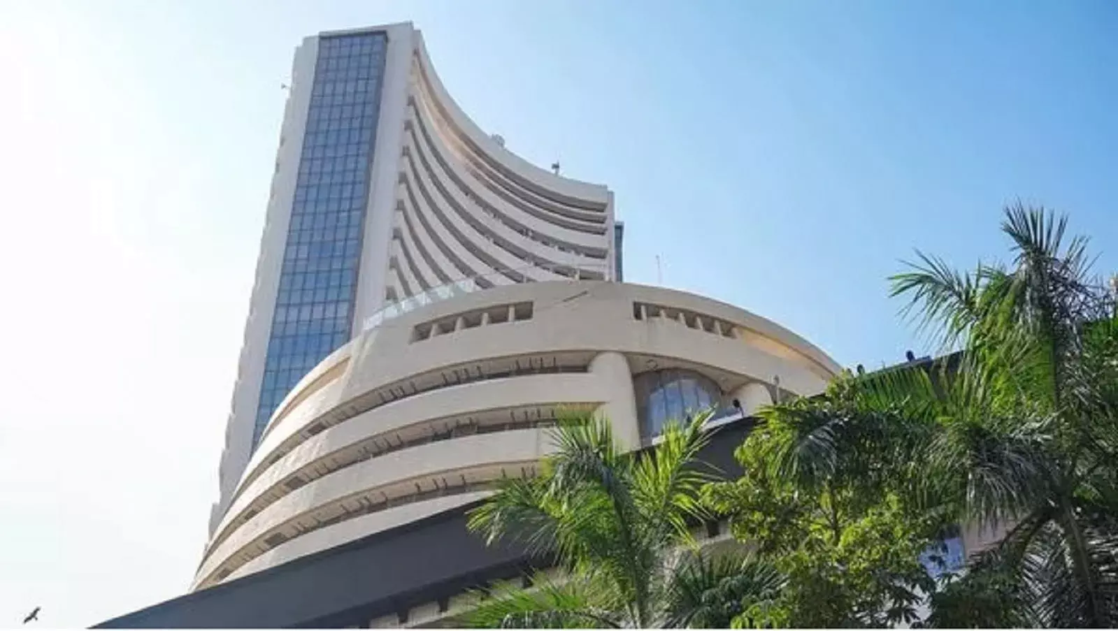 हरे निशान में खुला भारतीय शेयर बाजार, सेंसेक्स 75,900 स्तर से ऊपर हरे निशान में खुला भारतीय शेयर बाजार, सेंसेक्स 75,900 स्तर से ऊपर