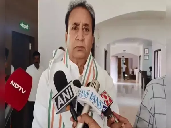 यह सब साजिश का हिस्सा लग रहा है: दिशा सालियान के पिता की CBI जांच की याचिका पर अनिल देशमुख यह सब साजिश का हिस्सा लग रहा है: दिशा सालियान के पिता की CBI जांच की याचिका पर अनिल देशमुख