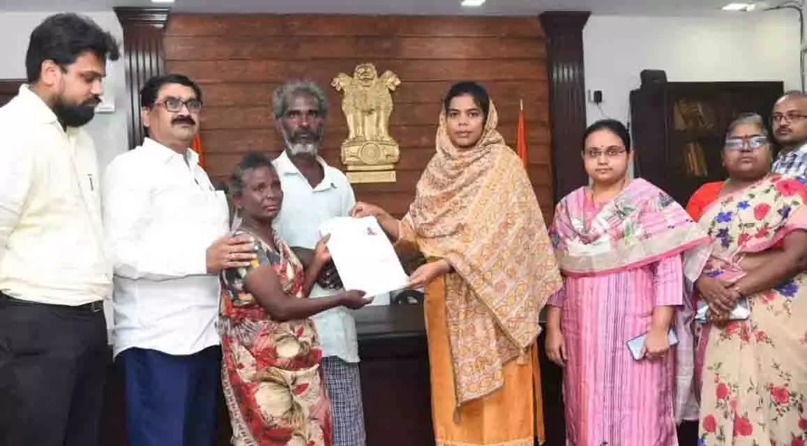 Prakasam में बंधुआ मजदूरी से सात परिवारों को बचाया गया Prakasam में बंधुआ मजदूरी से सात परिवारों को बचाया गया