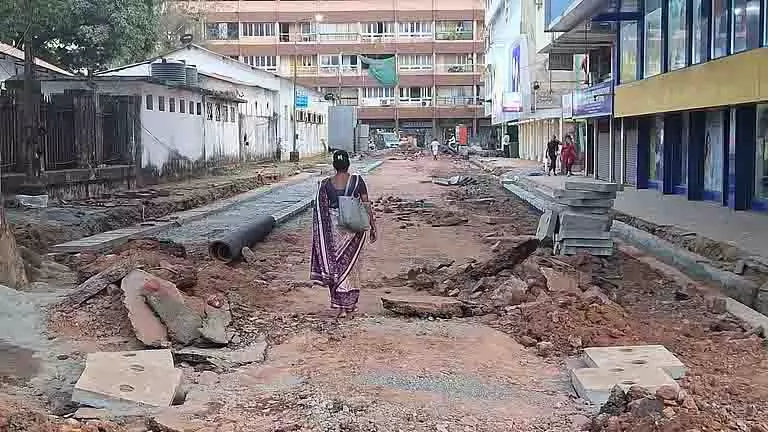 GOA: 31 मार्च की समयसीमा नजदीक आने के कारण स्मार्ट सिटी का काम ठप GOA: 31 मार्च की समयसीमा नजदीक आने के कारण स्मार्ट सिटी का काम ठप