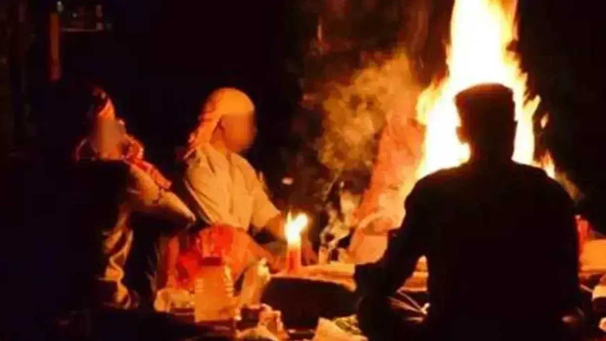 Shivpuri: रामनगर गांव में 6 साल का मासूम बच्चा अंधविश्वास का शिकार हुआ Shivpuri: रामनगर गांव में 6 साल का मासूम बच्चा अंधविश्वास का शिकार हुआ