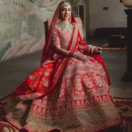 Wedding Season : शादी का लहंगा खरीदते समय इन बातों का जरूर रखें ध्यान Wedding Season : शादी का लहंगा खरीदते समय इन बातों का जरूर रखें ध्यान