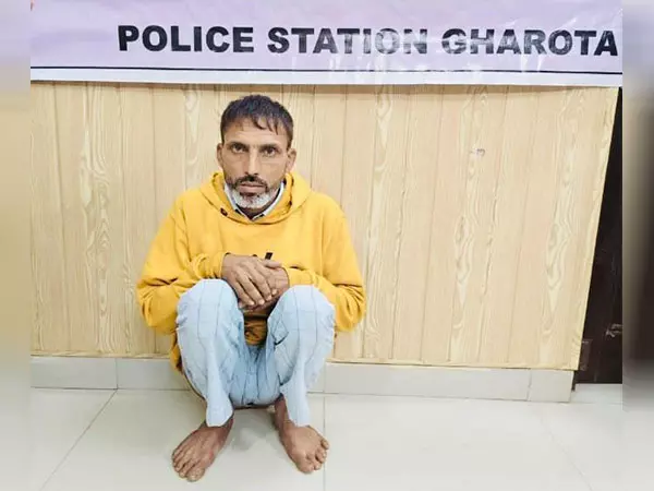 खाद्य प्रसंस्करण उद्योग मंत्रालय-PMFME योजना से उधमपुर में रसायन मुक्त गुड़ उत्पादन को मिला बढ़ावा खाद्य प्रसंस्करण उद्योग मंत्रालय-PMFME योजना से उधमपुर में रसायन मुक्त गुड़ उत्पादन को मिला बढ़ावा