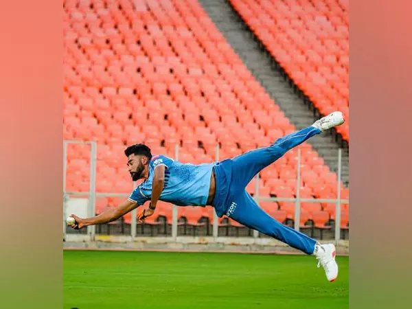 Mohammed Siraj ने जीटी के इंट्रा-स्क्वाड मैच के दौरान मियां मैजिक दिखाया Mohammed Siraj ने जीटी के इंट्रा-स्क्वाड मैच के दौरान मियां मैजिक दिखाया