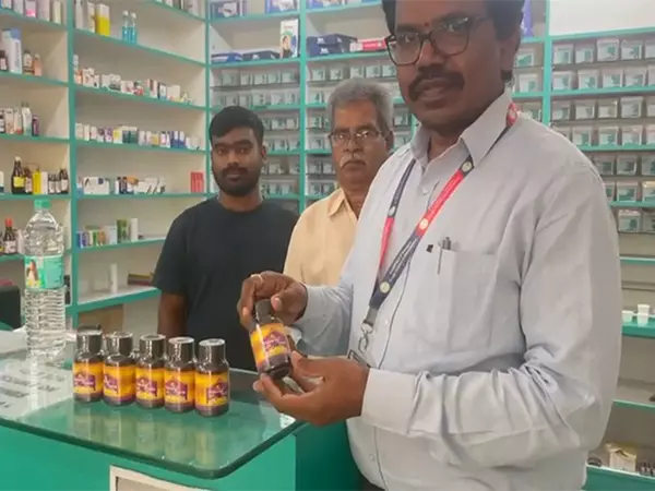 तेलंगाना औषधि नियंत्रण प्रशासन ने जगतियाल में बिना लाइसेंस वाली दुकान से दवाइयां जब्त कीं तेलंगाना औषधि नियंत्रण प्रशासन ने जगतियाल में बिना लाइसेंस वाली दुकान से दवाइयां जब्त कीं