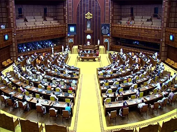 विपक्ष ने केरल विधानसभा में आंगनवाड़ी, आशा कार्यकर्ताओं के विरोध का मुद्दा उठाया, विरोध में किया बहिर्गमन विपक्ष ने केरल विधानसभा में आंगनवाड़ी, आशा कार्यकर्ताओं के विरोध का मुद्दा उठाया, विरोध में किया बहिर्गमन