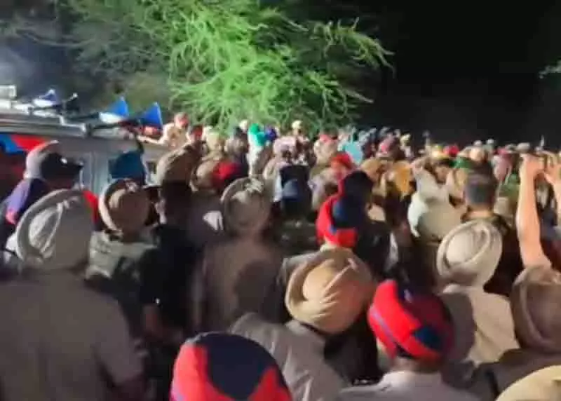 Haryana के अधिकारियों ने कहा, स्थिति पर नजर रखी जा रही Haryana के अधिकारियों ने कहा, स्थिति पर नजर रखी जा रही