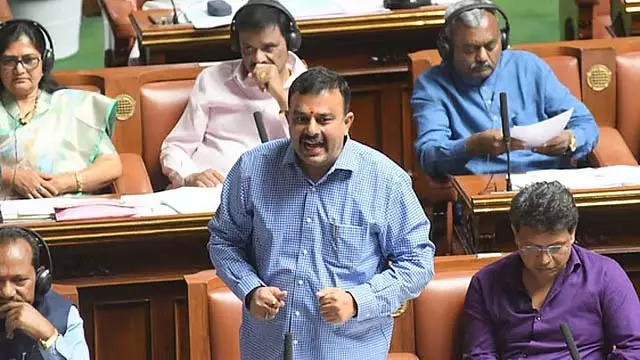विधानसभा में उठा रान्या राव, हनीट्रैप मामला: विपक्षी दलों ने सरकार के खिलाफ निकाली भड़ास विधानसभा में उठा रान्या राव, हनीट्रैप मामला: विपक्षी दलों ने सरकार के खिलाफ निकाली भड़ास