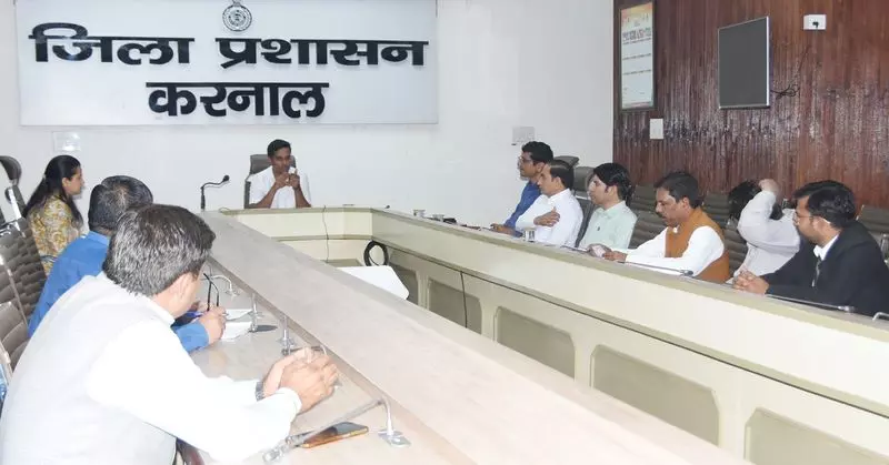 Haryana : करनाल डीसी ने मृतक मतदाताओं के नाम हटाने पर दिया जोर Haryana : करनाल डीसी ने मृतक मतदाताओं के नाम हटाने पर दिया जोर