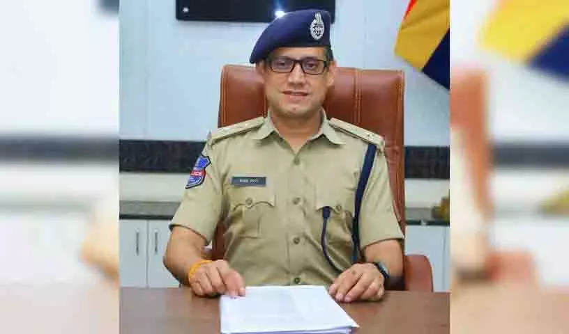 धोखाधड़ी के आरोप में तीन रियल एस्टेट एजेंट गिरफ्तार, Khammam में एक महीने में ऐसा तीसरा मामला धोखाधड़ी के आरोप में तीन रियल एस्टेट एजेंट गिरफ्तार, Khammam में एक महीने में ऐसा तीसरा मामला