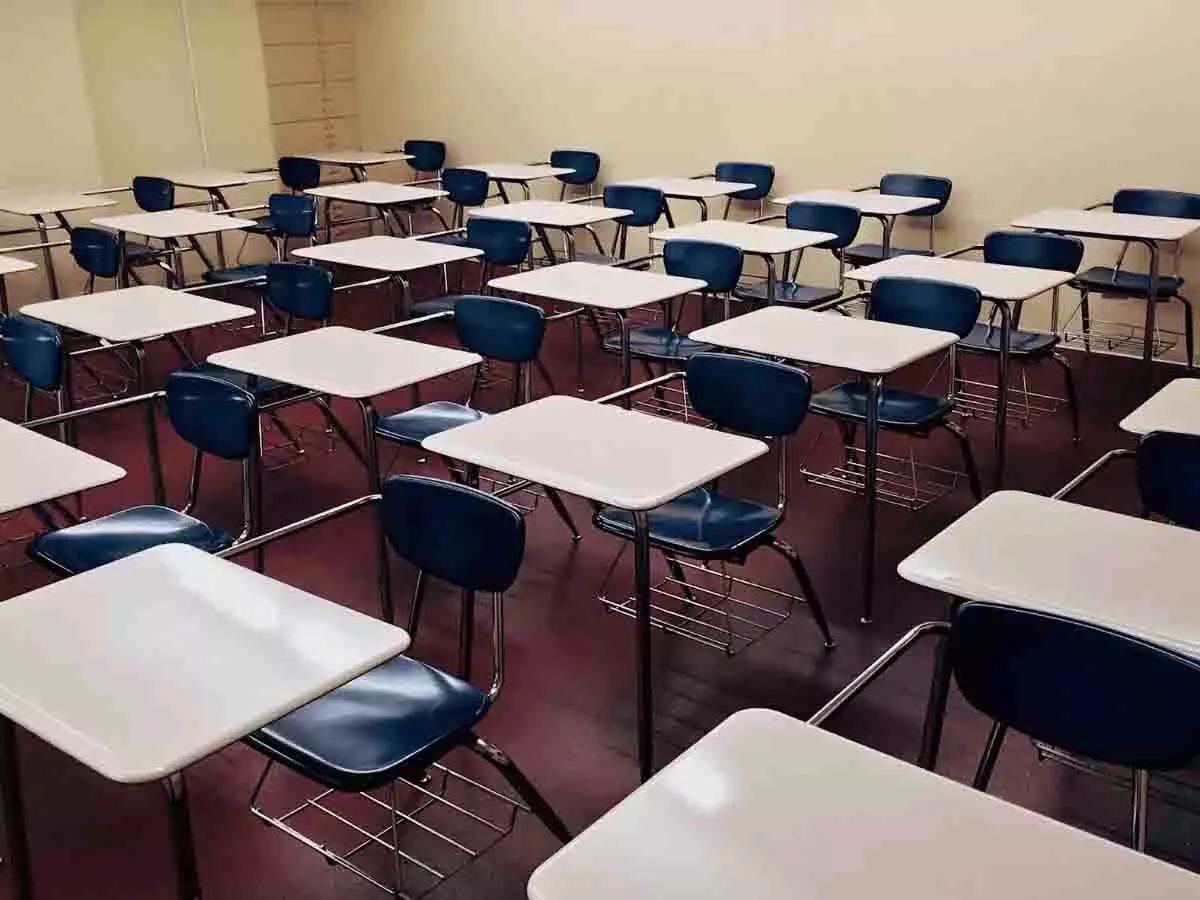 सरकारी Schools में 1.94 करोड़ और निजी स्कूलों में 3.6 करोड़ छात्र नामांकित सरकारी Schools में 1.94 करोड़ और निजी स्कूलों में 3.6 करोड़ छात्र नामांकित