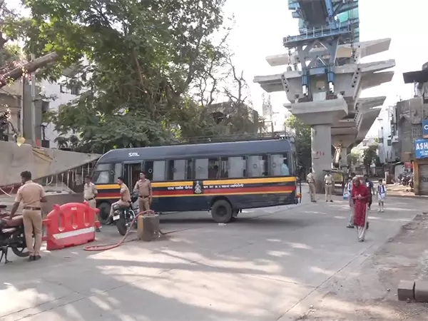 महाराष्ट्र: नंदनवन, कपिल नगर में कर्फ्यू हटाया गया, नागपुर के अन्य इलाकों में आंशिक ढील महाराष्ट्र: नंदनवन, कपिल नगर में कर्फ्यू हटाया गया, नागपुर के अन्य इलाकों में आंशिक ढील