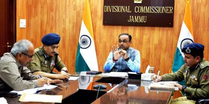 मंडलायुक्त ने Ramban में सड़क निर्माण की स्थिति-राष्ट्रीय राजमार्ग पर यातायात की स्थिति की समीक्षा की मंडलायुक्त ने Ramban में सड़क निर्माण की स्थिति-राष्ट्रीय राजमार्ग पर यातायात की स्थिति की समीक्षा की