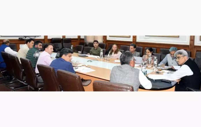 बढ़ते जल संकट के बीच CS ने साहसिक जल संरक्षण सुधारों को आगे बढ़ाया बढ़ते जल संकट के बीच CS ने साहसिक जल संरक्षण सुधारों को आगे बढ़ाया