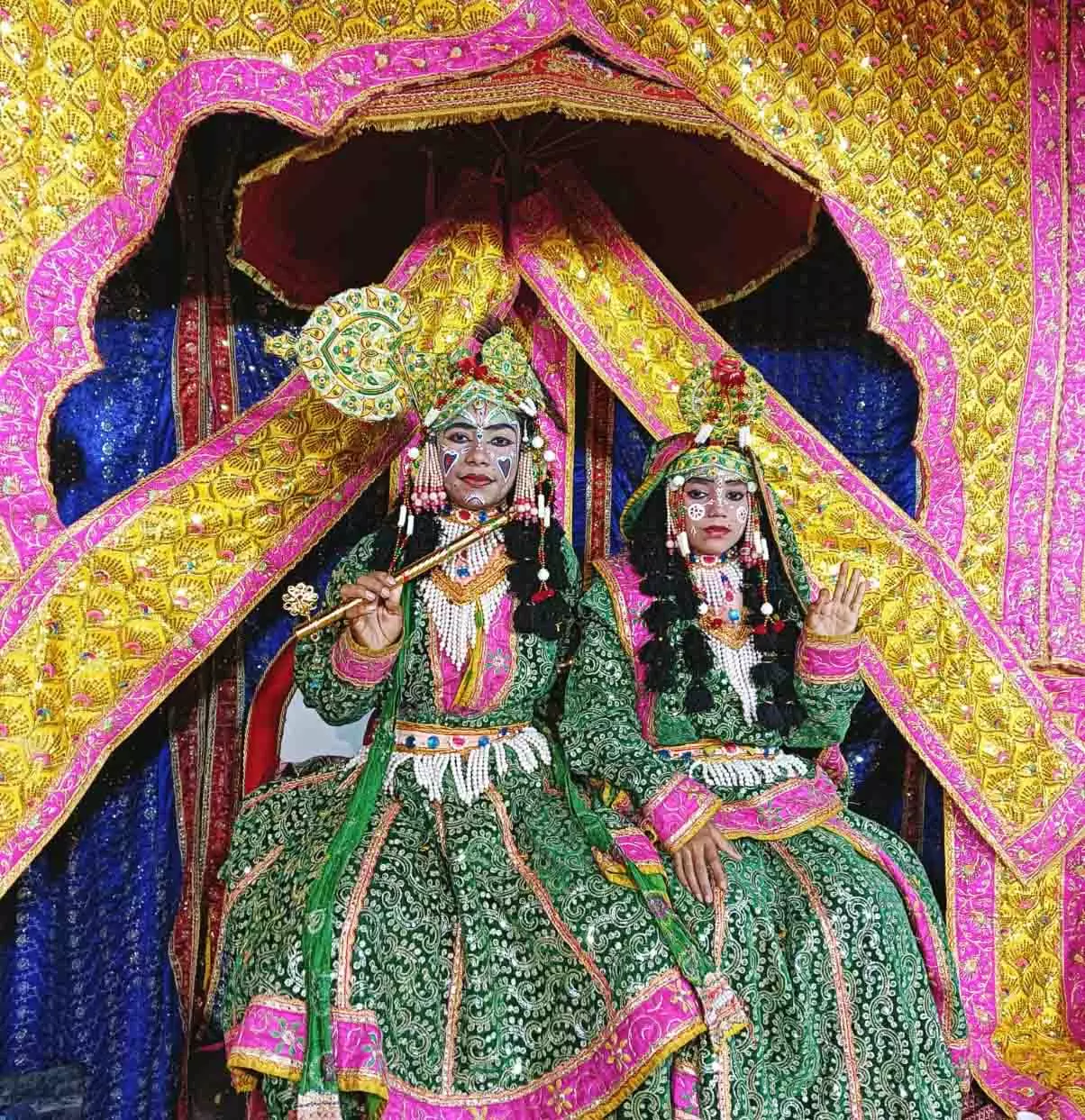 श्रीकृष्ण के बाल लीला को देखने के लिए उमड़ी श्रद्धालुओं की भीड़ श्रीकृष्ण के बाल लीला को देखने के लिए उमड़ी श्रद्धालुओं की भीड़