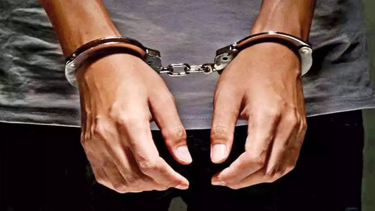 Chennai: घाटे के चलते ऑनलाइन ट्रेडिंग कंपनी के मालिक का चार लोगों ने किया अपहरण Chennai: घाटे के चलते ऑनलाइन ट्रेडिंग कंपनी के मालिक का चार लोगों ने किया अपहरण