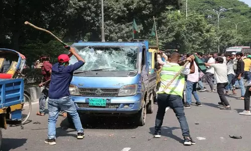 Bangladesh : चुनाव से पहले बढ़ा राजनीतिक तनाव Bangladesh : चुनाव से पहले बढ़ा राजनीतिक तनाव