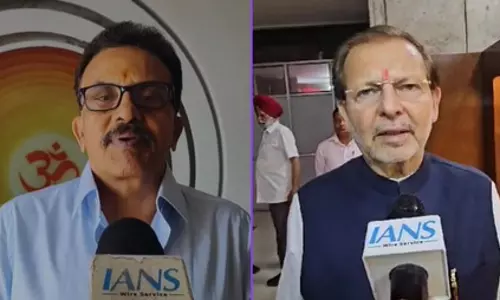 शशि थरूर ने की पीएम मोदी की विदेश नीति की तारीफ