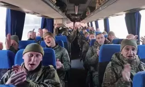 Russia–Ukraine के बीच 372 कैदियों की अदला-बदली, आखिर क्यों Russia–Ukraine के बीच 372 कैदियों की अदला-बदली, आखिर क्यों