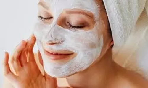 Skin Problems: दही में ये चीजें मिलाकर लगाएं, मिलेगी ग्लोइंग स्किन