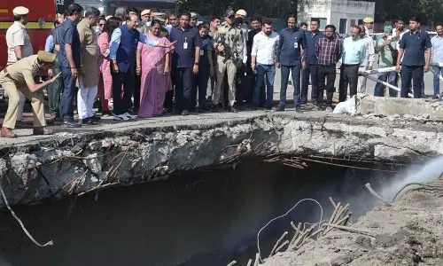 Delhi सरकार भाजपा का नाला निरीक्षण समर्थक आलोचक की