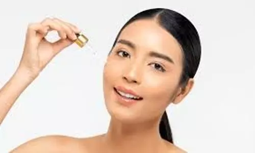 BEAUTY TIPS : पहले फेस सीरम लगाएं या मॉइस्चराइजर ? जानें क्या है सही तरीका