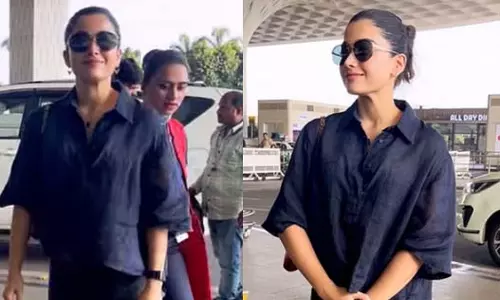 Rashmika Mandanna को देख पागल हुए पैपराजी कैमरा लेकर मारी दौड़ Rashmika Mandanna को देख पागल हुए पैपराजी कैमरा लेकर मारी दौड़